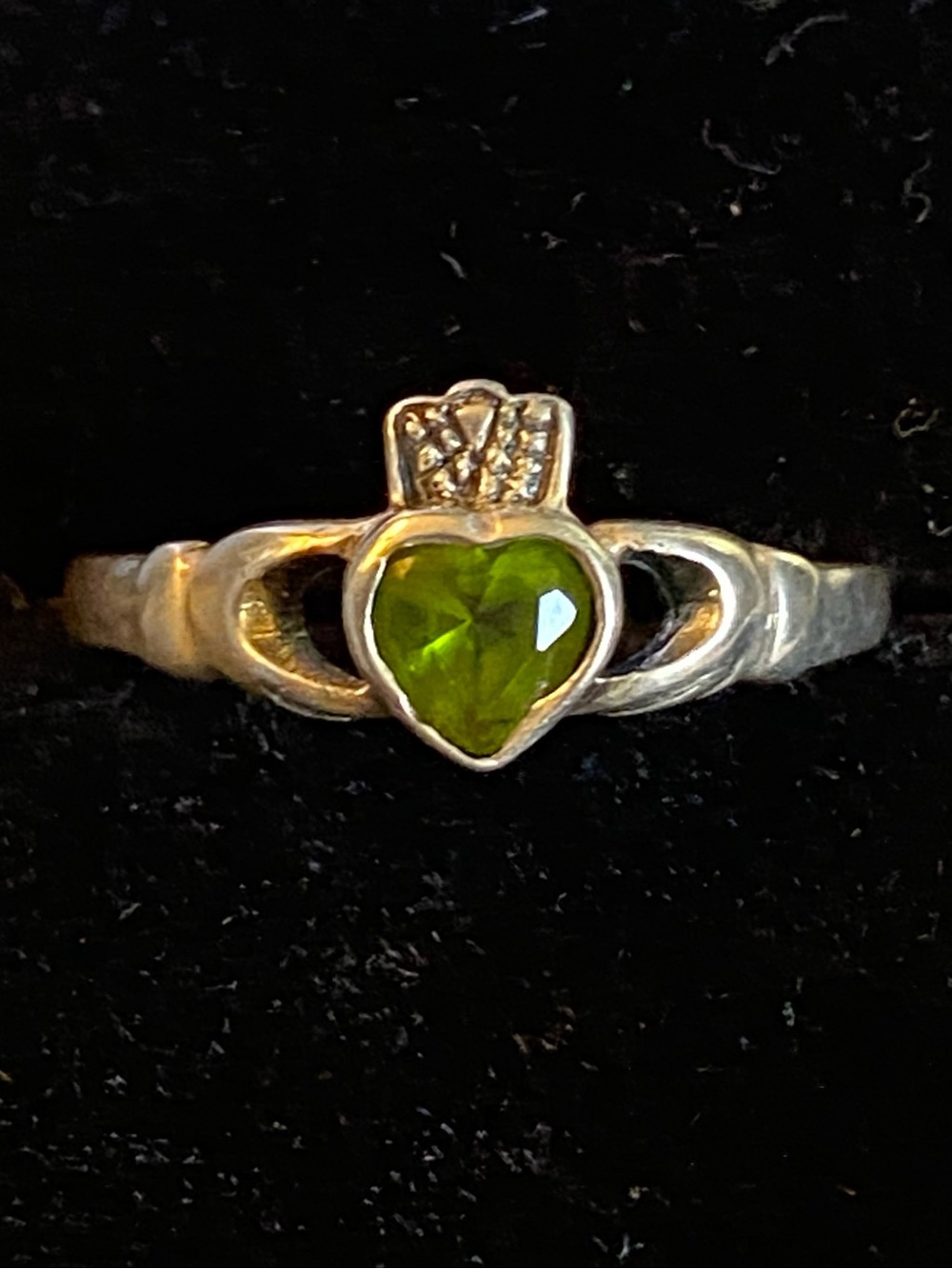 Sterling Silver Green Heart Stone Claddagh Ring Size 7.5–7.75